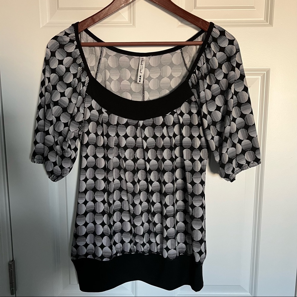 HeartSoul scoop neck Polyester top size medium
